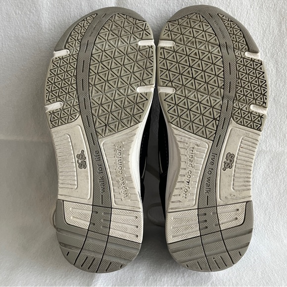 SAS Tour mesh black and silver lace up sneakers size Women's 7 W. Leather upper. - Picture 10 of 10